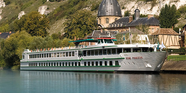 Båt vid Seine