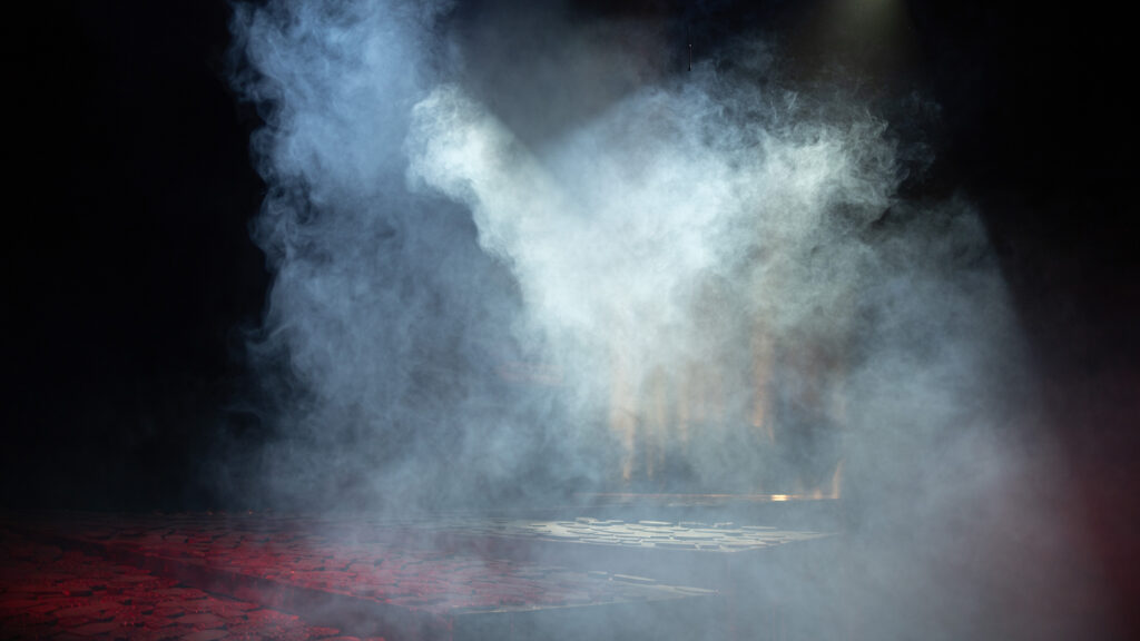 Det var en gång på Grand Hôtel på GöteborgsOperan rök på scen