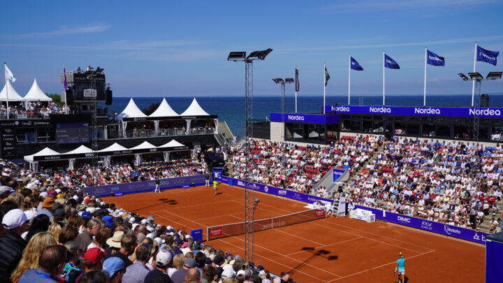 publik och tennisplan