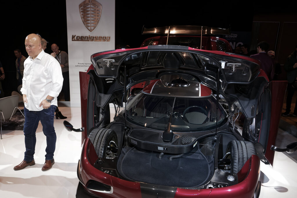 Christian von Koenigsegg, VD för den svenska biltillverkaren Koenigsegg Automotive AB, med Koenigsegg Agera RS