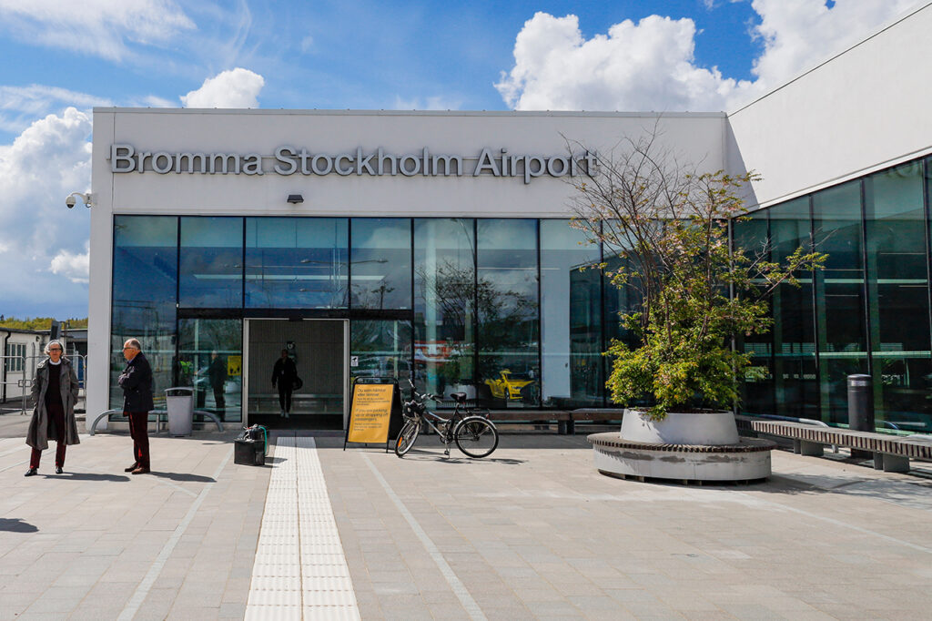ingången till Brolla flygplats